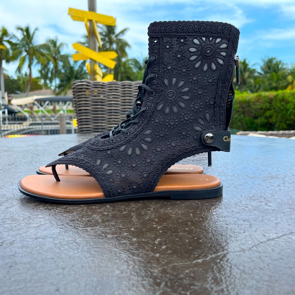 DIOR never worn Spirit sandals EU 40